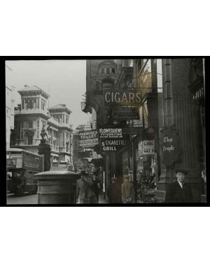  Fleet Street, Dragon Statue, London 1935. Fotografia originale di uno scorcio del centro di Londra