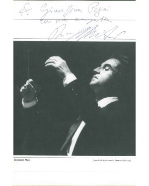 Fotografia tratta da pubblicazione a stampa del Teatro alla Scala, con dedica autografa "a Giuseppina Pagni con simpatia" 